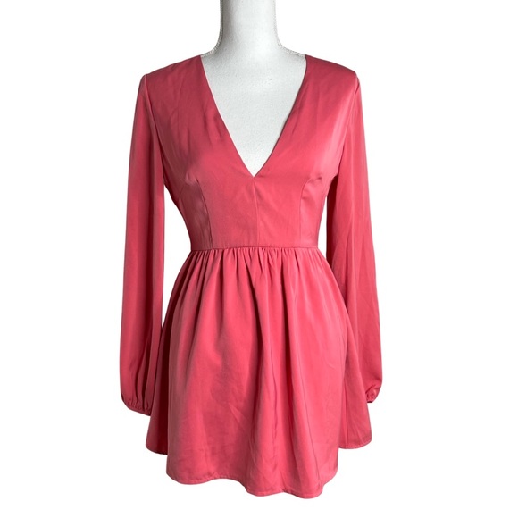 Revolve Superdown Elise Mini Dress in Dust Pink Size M NWT - Picture 4 of 16